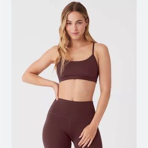 Alo Yoga Airlift Workout Set in Cherry Cola